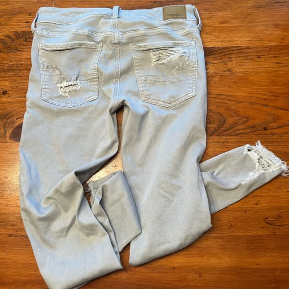 EUC AEO Light Ripped Super Stretch Jeggings Sz 2 Regular - Picture 6 of 6